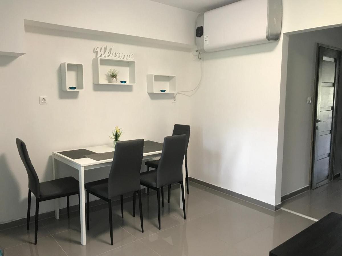 セゲドTisza Gyongye Apartmanhazアパートメント エクステリア 写真