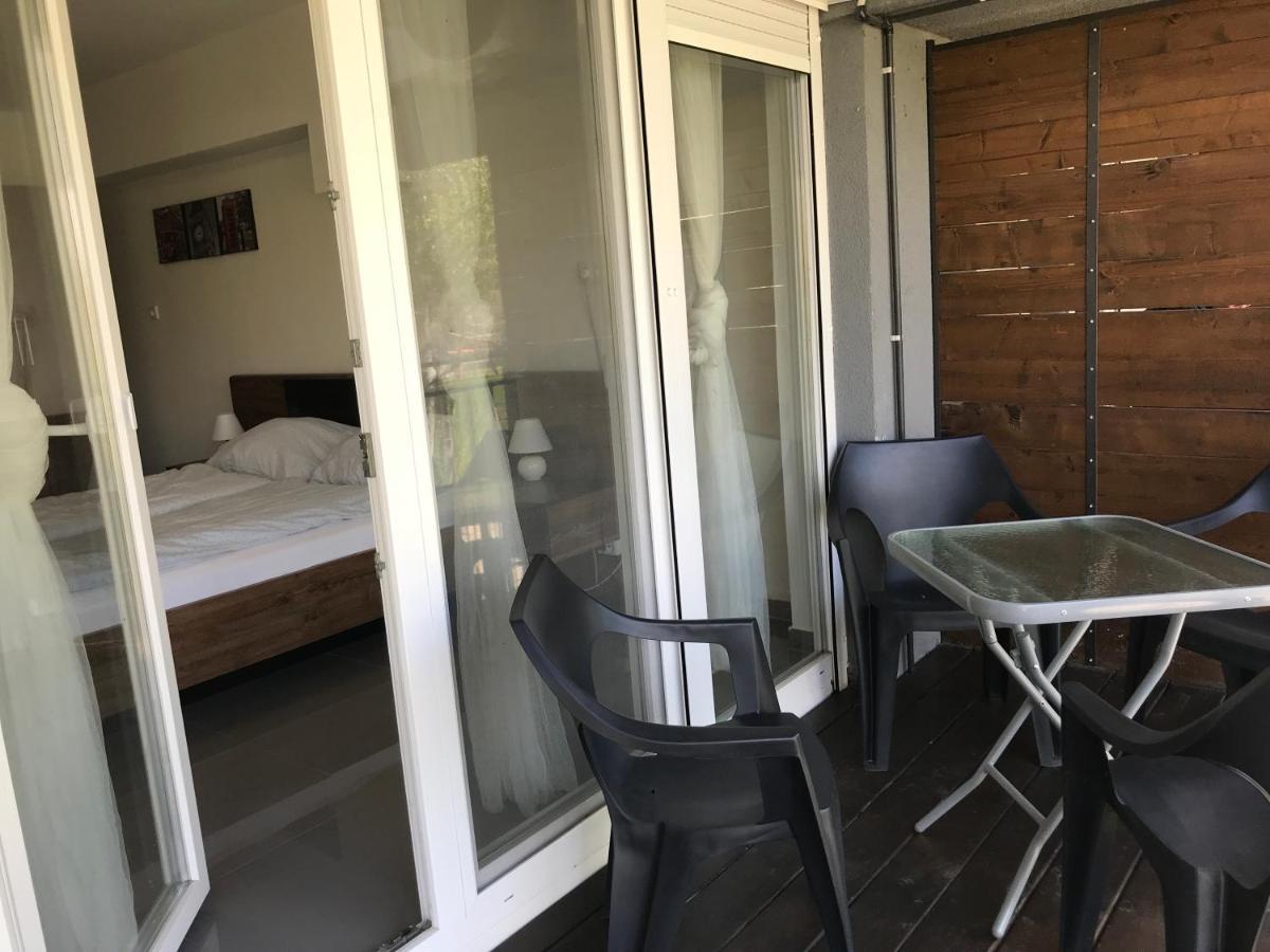 セゲドTisza Gyongye Apartmanhazアパートメント エクステリア 写真
