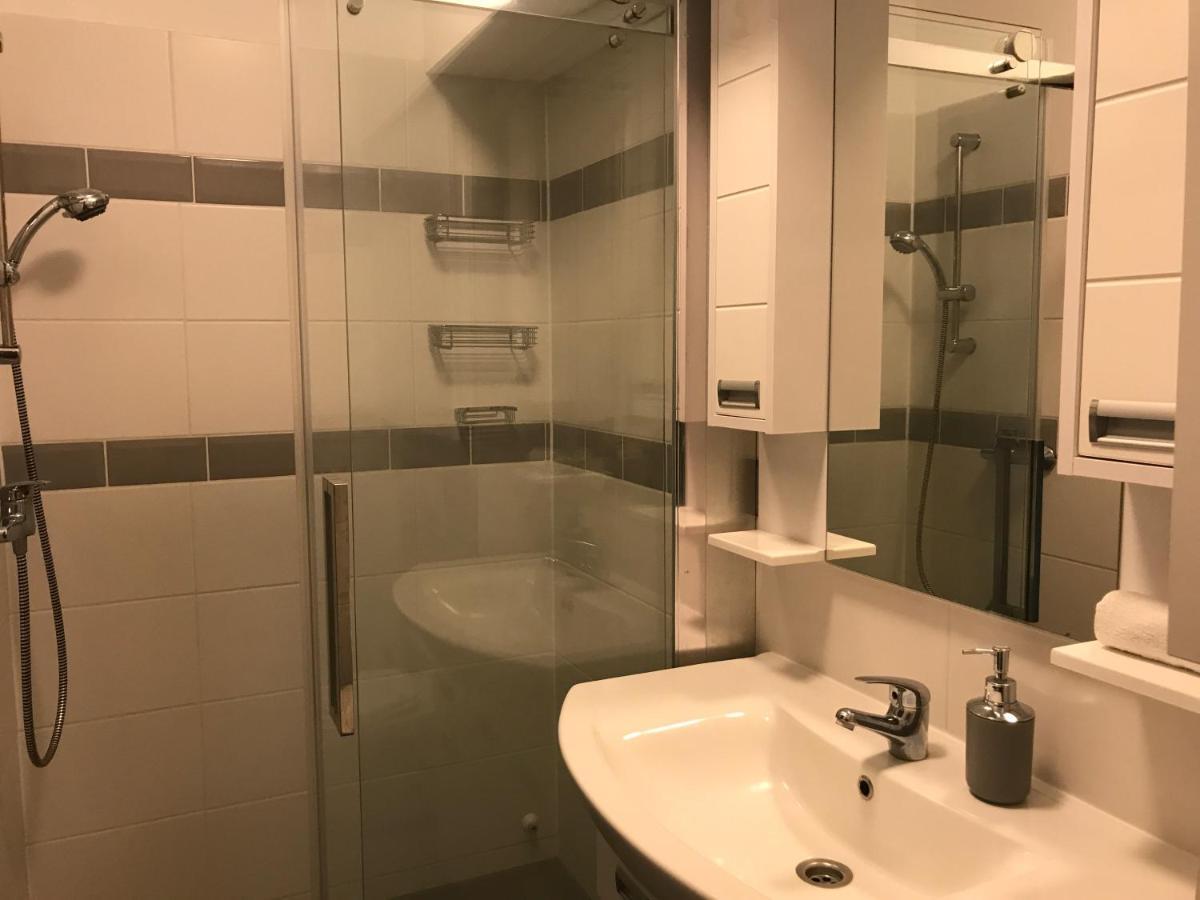 セゲドTisza Gyongye Apartmanhazアパートメント エクステリア 写真