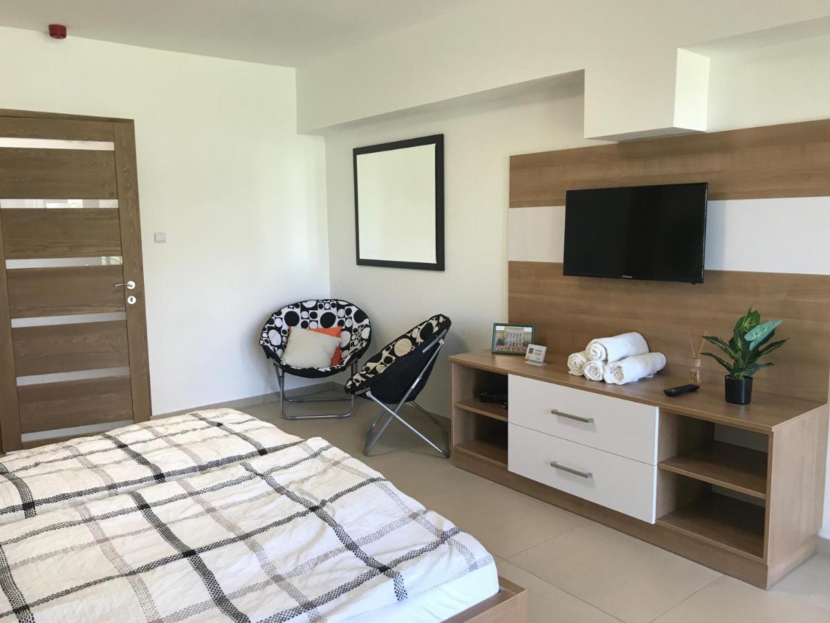 セゲドTisza Gyongye Apartmanhazアパートメント エクステリア 写真
